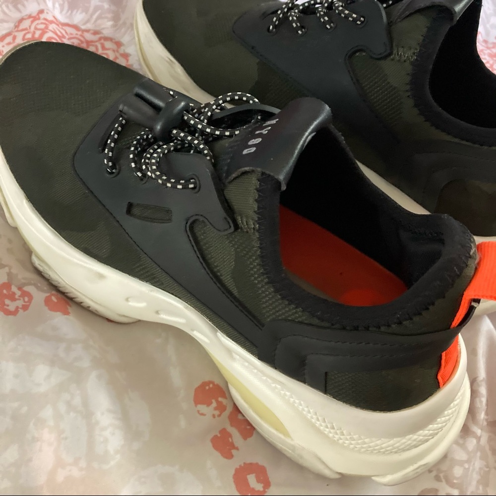 Steve madden sneakers